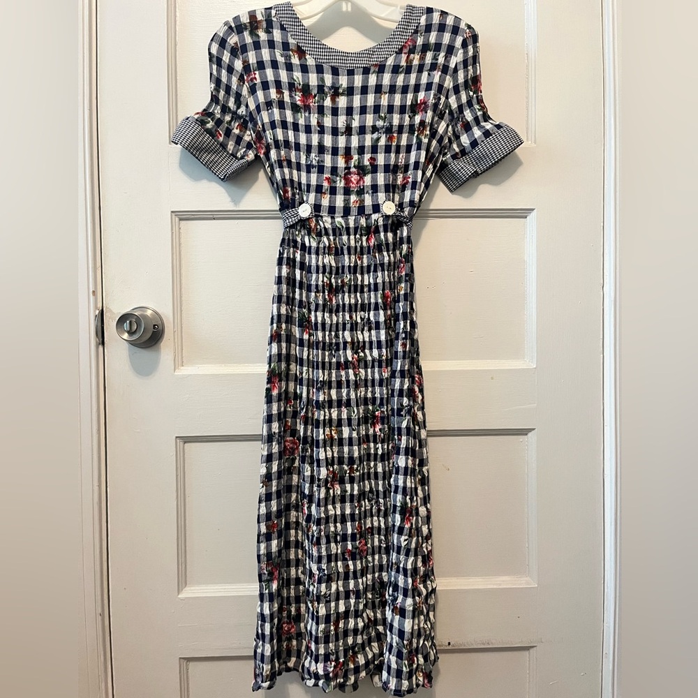 Vintage gingham floral dress